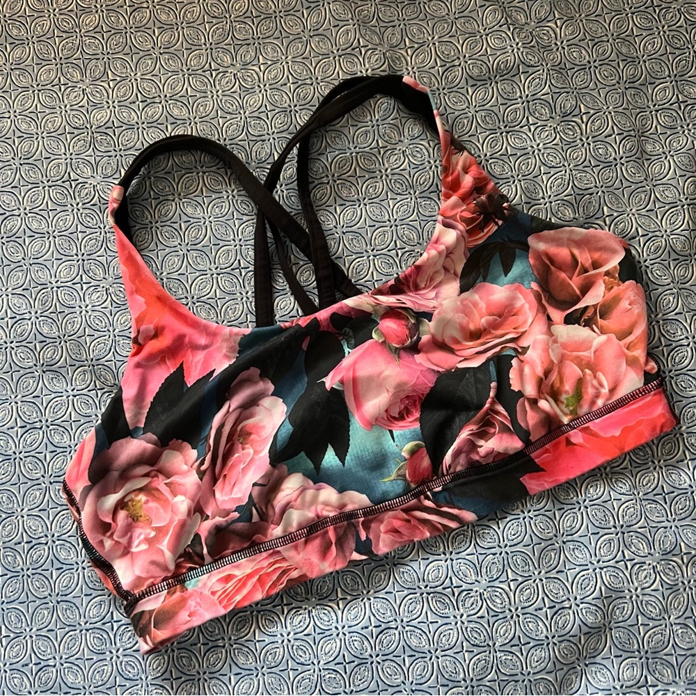 Lululemon Energy Bra Rosie’s flowers Secret Garden / Black 12
Pink